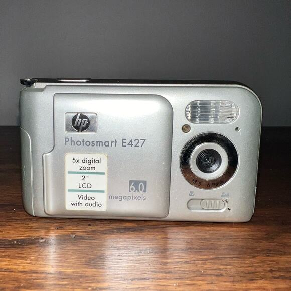Digital Camera HP Photosmart E427 / digital camera. 6.0 megapixels 2"LCD silver - Picture 1 of 7